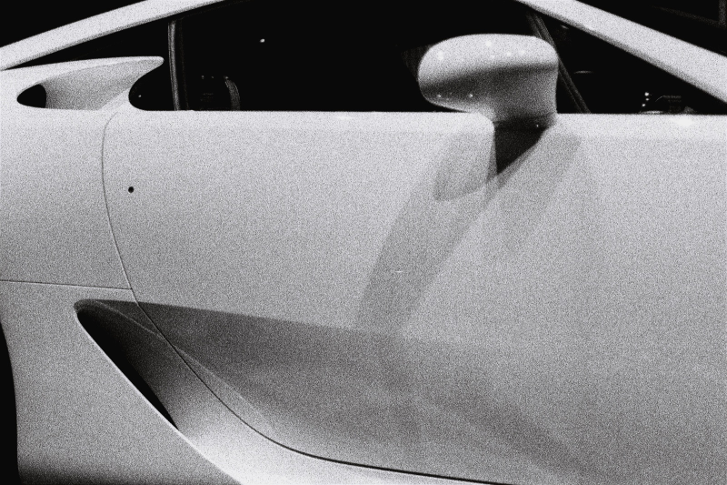 Illustration for article titled Photographing Supercars with Weird, Old Cameras
